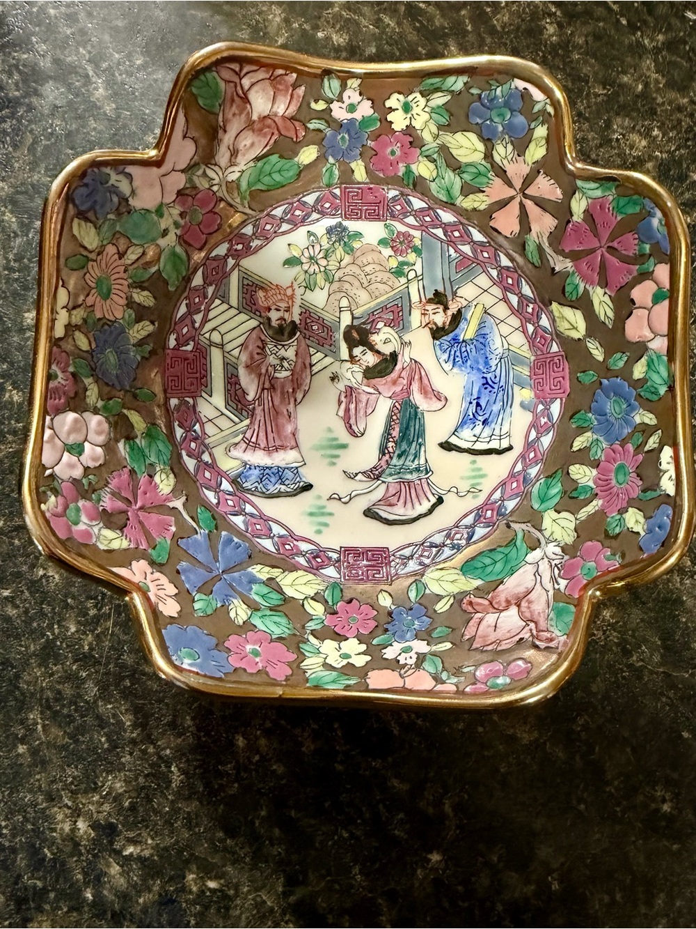 Chinese hand-painted decorative porcelain bowl